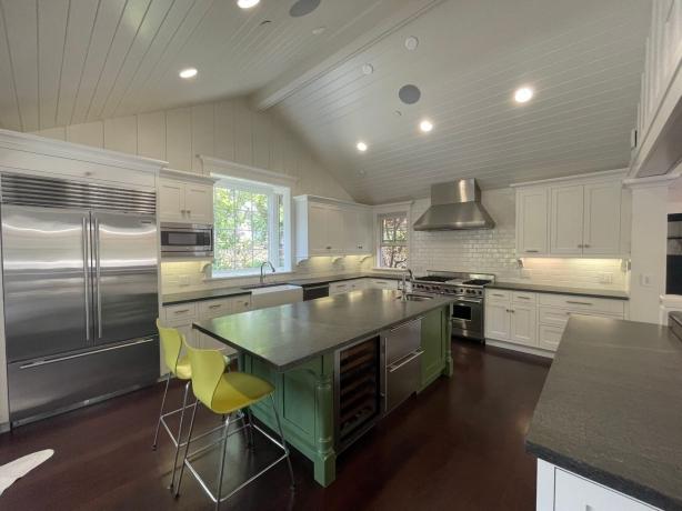 Transform Your Space with DIY Staining Tips in Marin